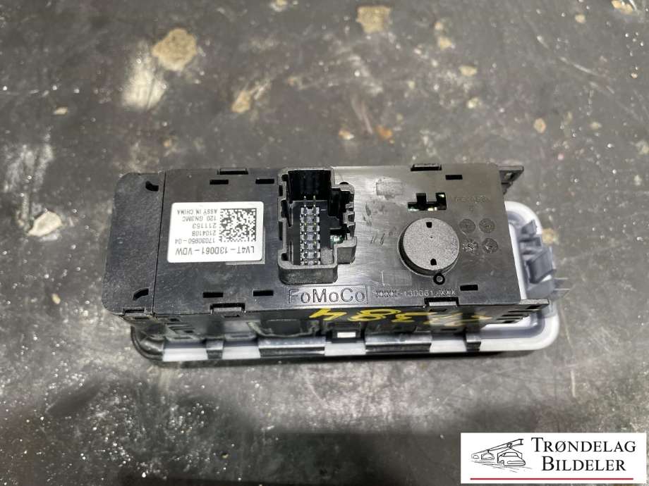 Bryter lys til Ford Kuga 2019-->> (Type III)  (LV4T-13D061-VDW|2660176|)