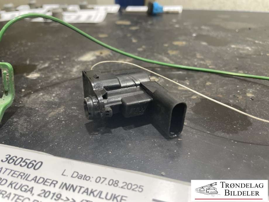 Batterilader inntak/luke til Ford Kuga 2019-->> (Type III)  (HP53-220A20-AC|2839997|LJ6B-S27936-FC)