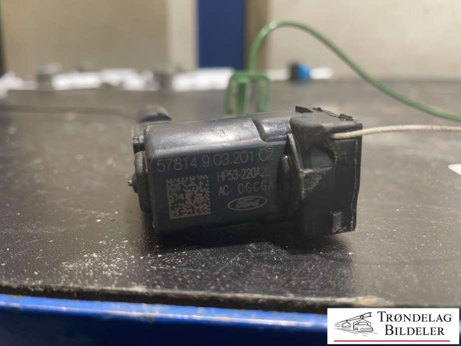 Batterilader inntak/luke til Ford Kuga 2019-->> (Type III)  (HP53-220A20-AC|2839997|LJ6B-S27936-FC)