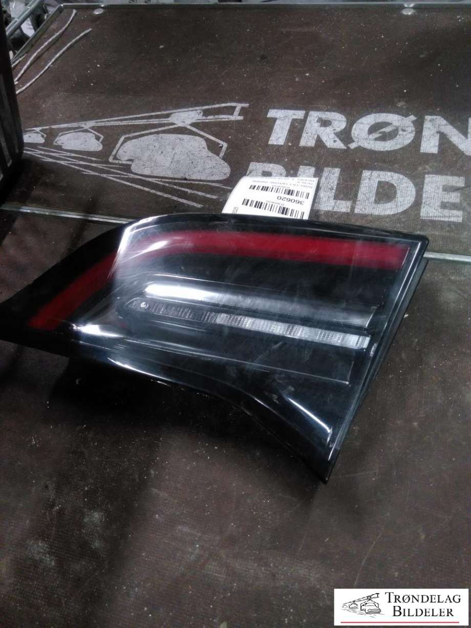 Baklykt høyre indre til Tesla Model 3, 2018-2023 (Fase 1)  (1077402-00-F)
