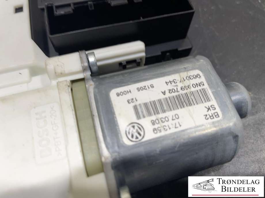 Ruteheis høyre foran til VW Tiguan 2007-2011 (Type I, Fase 1)  (1K0 959 792 K|)