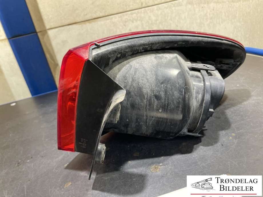 Baklykt venstre ytre til VW Tiguan 2007-2011 (Type I, Fase 1)  (5N0945095H|5N0945111D|)
