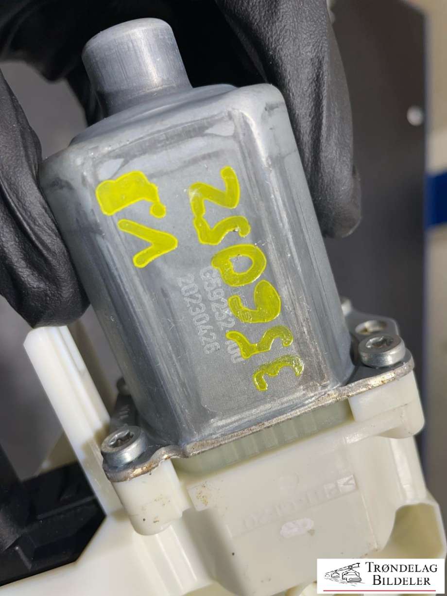 Ruteheis, kun motor, venstre bak til Tesla Model Y 2021-2024 (Type I)  (013082306H|)