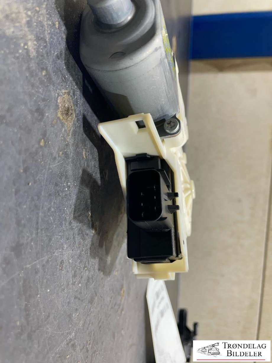 Ruteheis, kun motor, venstre bak til Tesla Model Y 2021-2024 (Type I)  (013082306H|)
