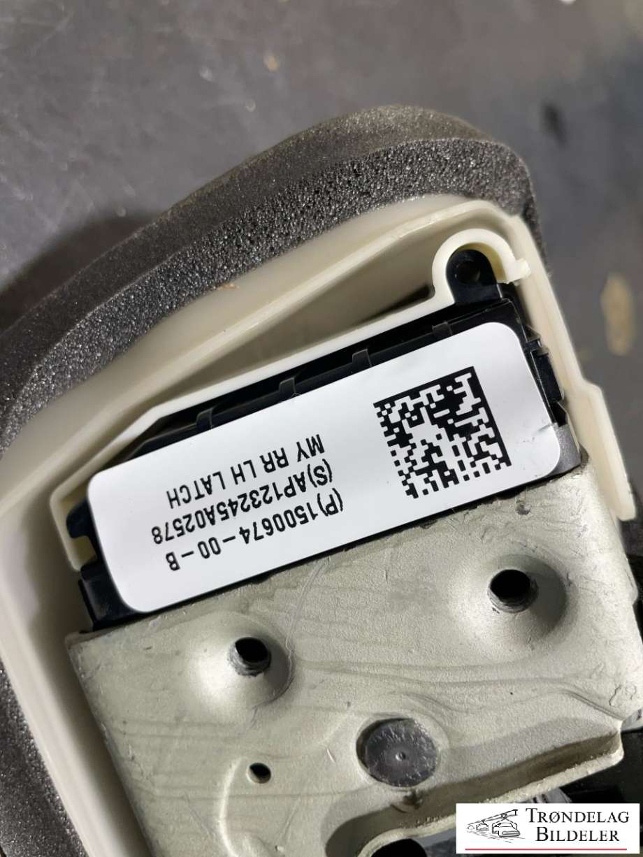 Låsekasse venstre bak til Tesla Model Y 2021-2024 (Type I)  (1500674-00-B|)