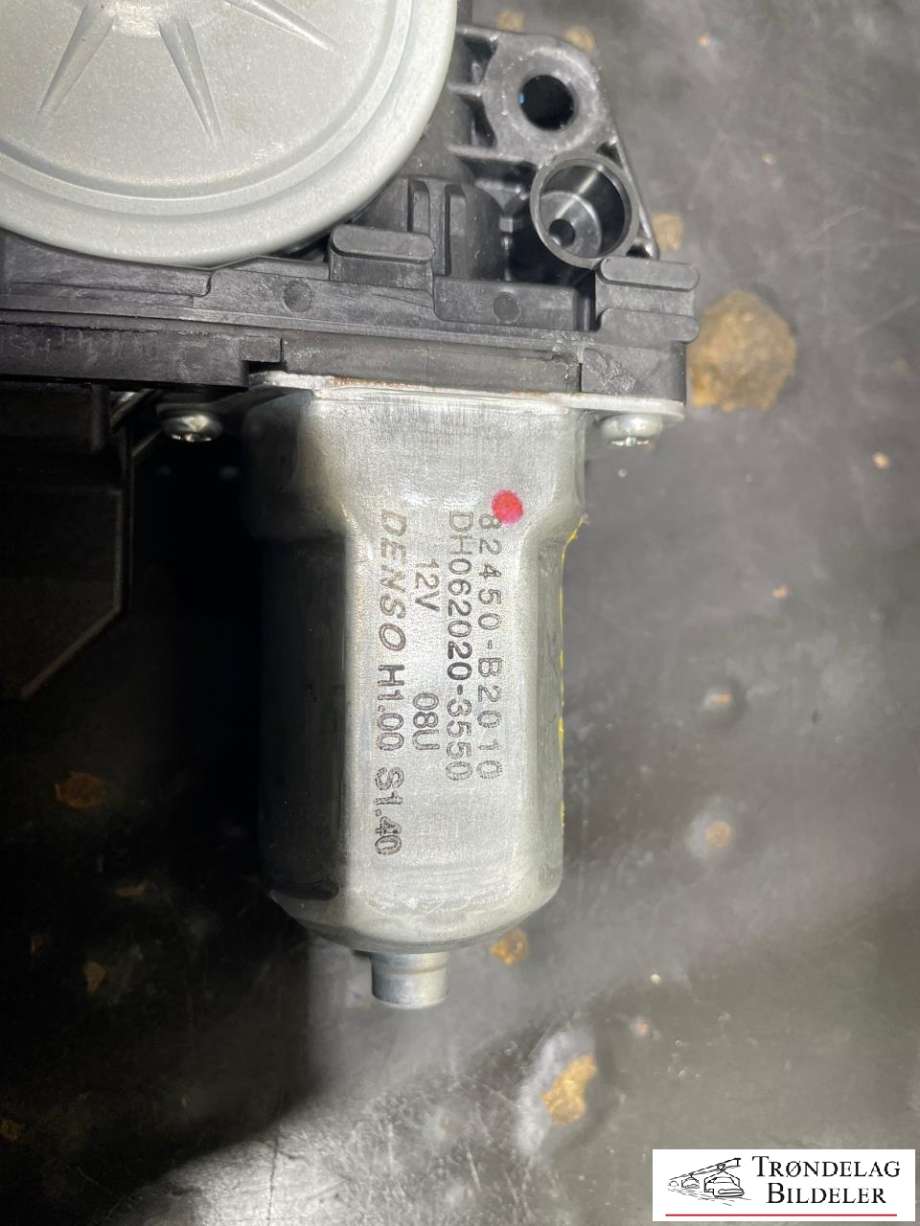 Ruteheis, kun motor, venstre foran til Kia Soul 2014-2019 (Type II)  (82450-B2010|DH062020-3550|)