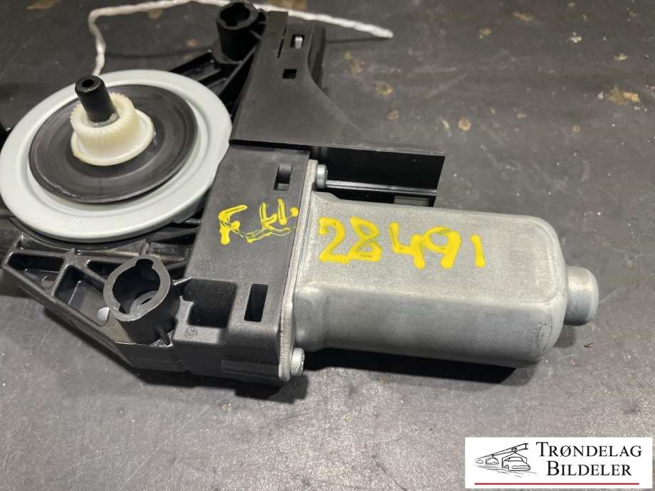 Ruteheis, kun motor, høyre foran til Volvo XC60 2008-2013 (Type I, Fase 1)  (966296-102|)