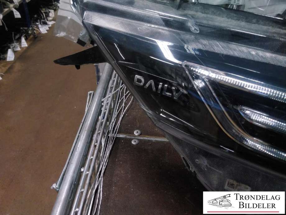 Frontlykt høyre full-LED til Iveco Daily 2014-->> (Type VI)  (ALAD829|)