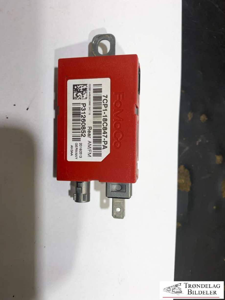 Antenne forsterker til Volvo V60/V60 CC, 2013-2018 (Type I, Fase 2)  (7CP118C847PA)