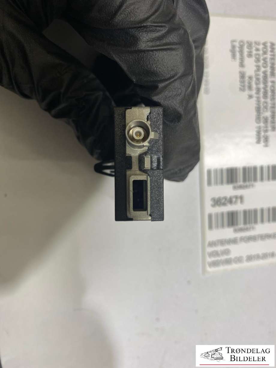Antenne forsterker til Volvo V60/V60 CC 2013-2018 (Type I, Fase 2)  (7CP118C847CA|)