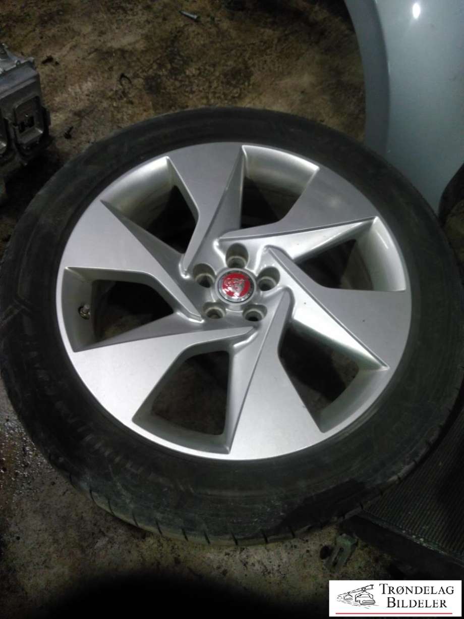 Hjulsett aluminium sommer til Jaguar I-PACE 2018-->>  (GOODYEAR|245/50/R20 5X108 8JX20 ET52.5 CB63.4MM|3-5 MM MØNSTERDYBDE|PROD 37-18)