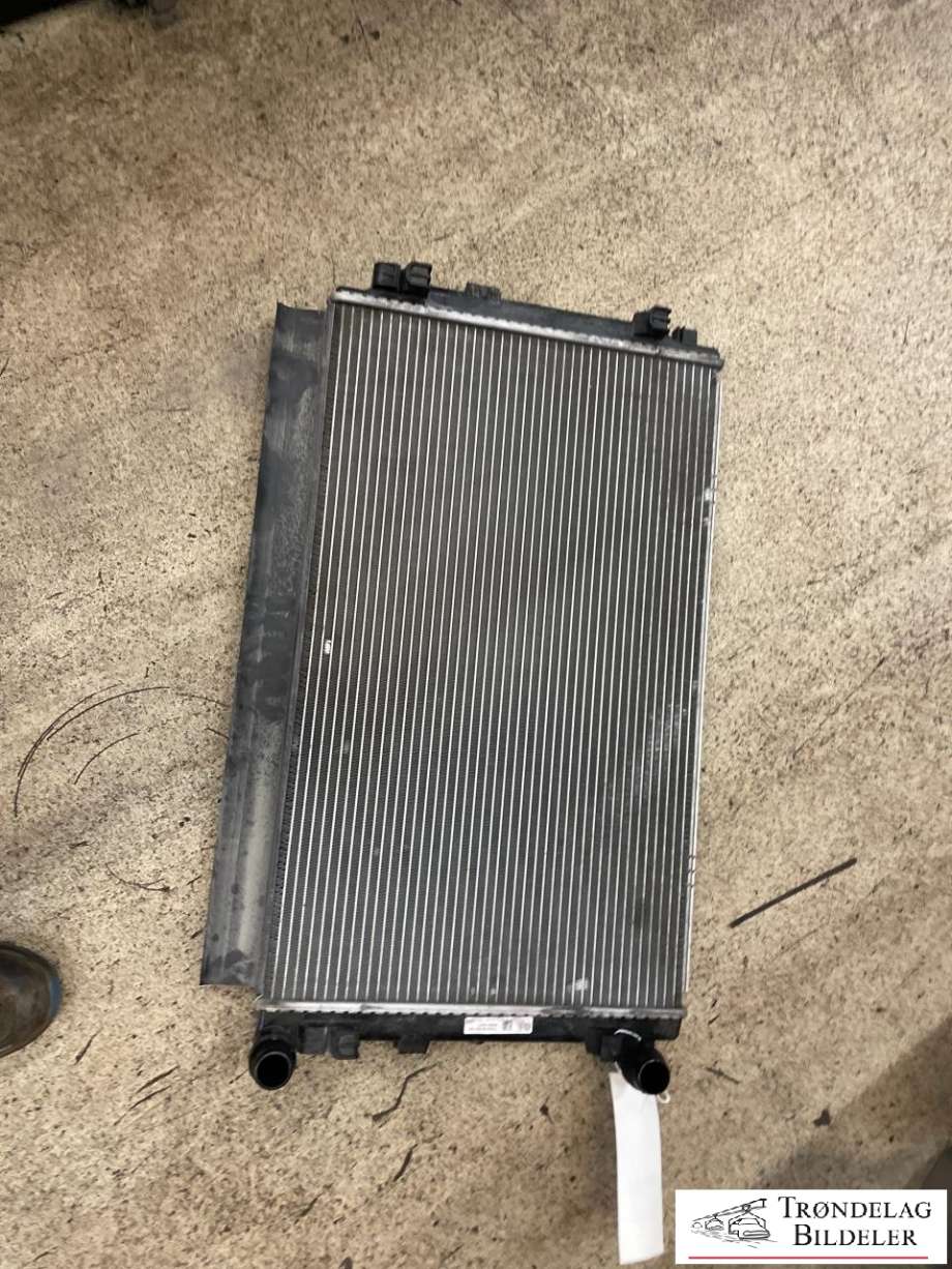 Radiator (automat gir) til Škoda Octavia 2017-2020 (Type III, Fase 2) (5Q0 121 251 GD|5Q0 121 251 GQ|)