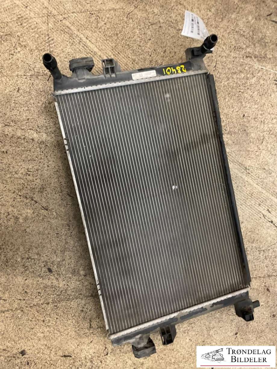Radiator (automat gir) til Škoda Octavia 2017-2020 (Type III, Fase 2) (5Q0 121 251 GB|5Q0 121 251 HS|)