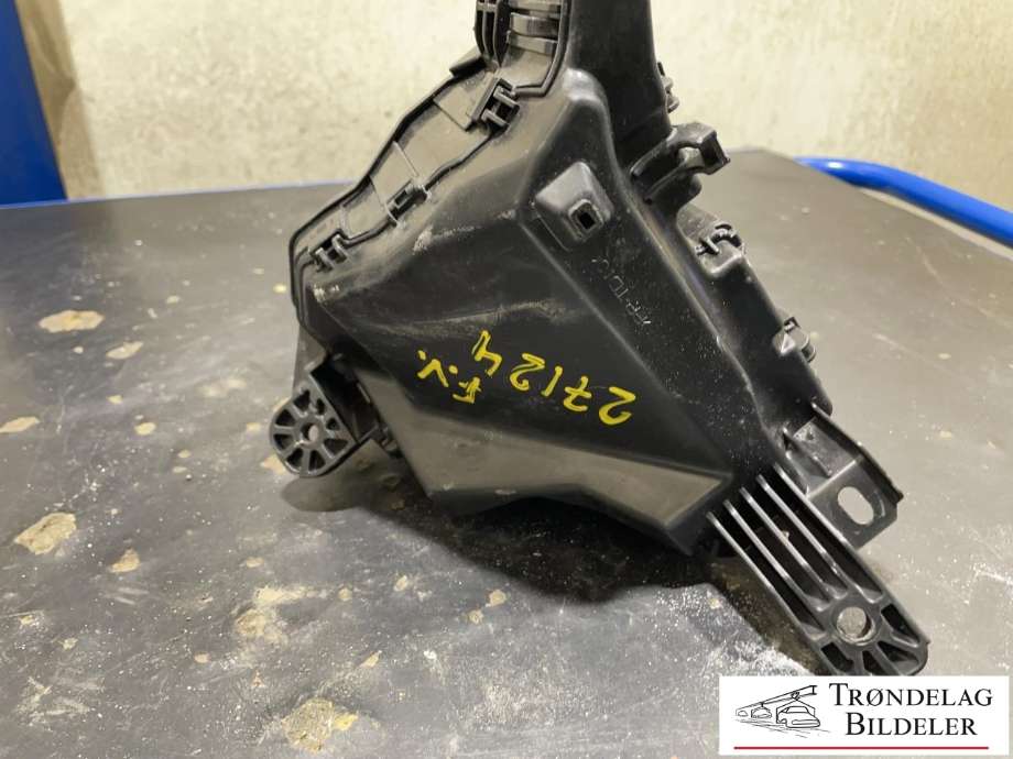 Sikringsboks motorrom til Toyota Yaris 2012-2014 (Type III, Fase 1) (821110DX51|)