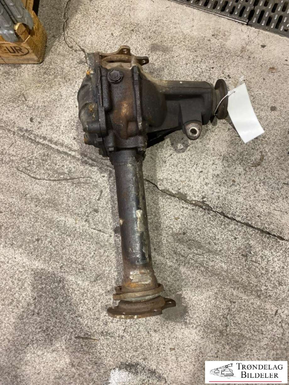 Kardang klokke foran til Toyota Hiace 2001-2006 (Fase 2)  (4111026570|)