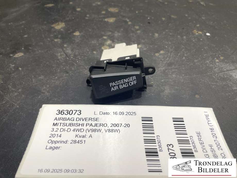 Airbag diverse til Mitsubishi Pajero, 2007-2016 (Type IV, Fase 1)  (8614A085)