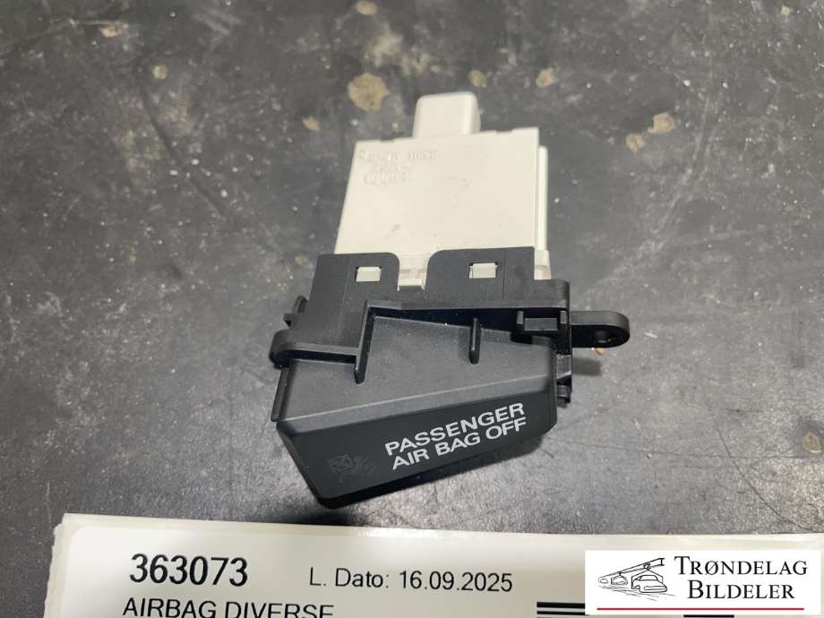 Airbag diverse til Mitsubishi Pajero 2007-2016 (Type IV, Fase 1)  (8614A085|)