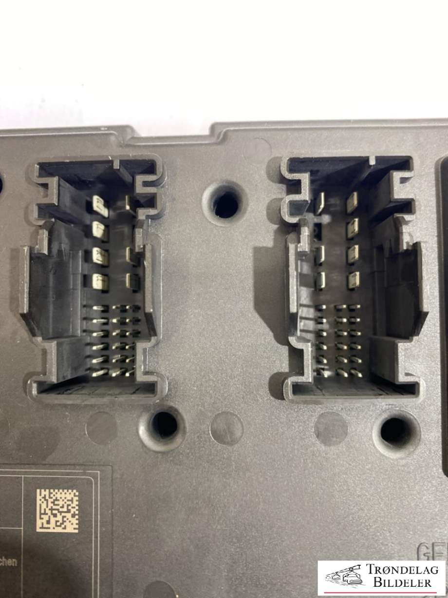 Sikringsboks kupe til BMW M3 2014-2019 (F80) (F80) (6135681933201|)