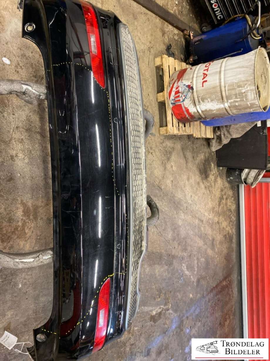 Støtfanger bak til Audi Q3, 2011-2014 (Type I, Fase 1) (8U0 807 067 B)
