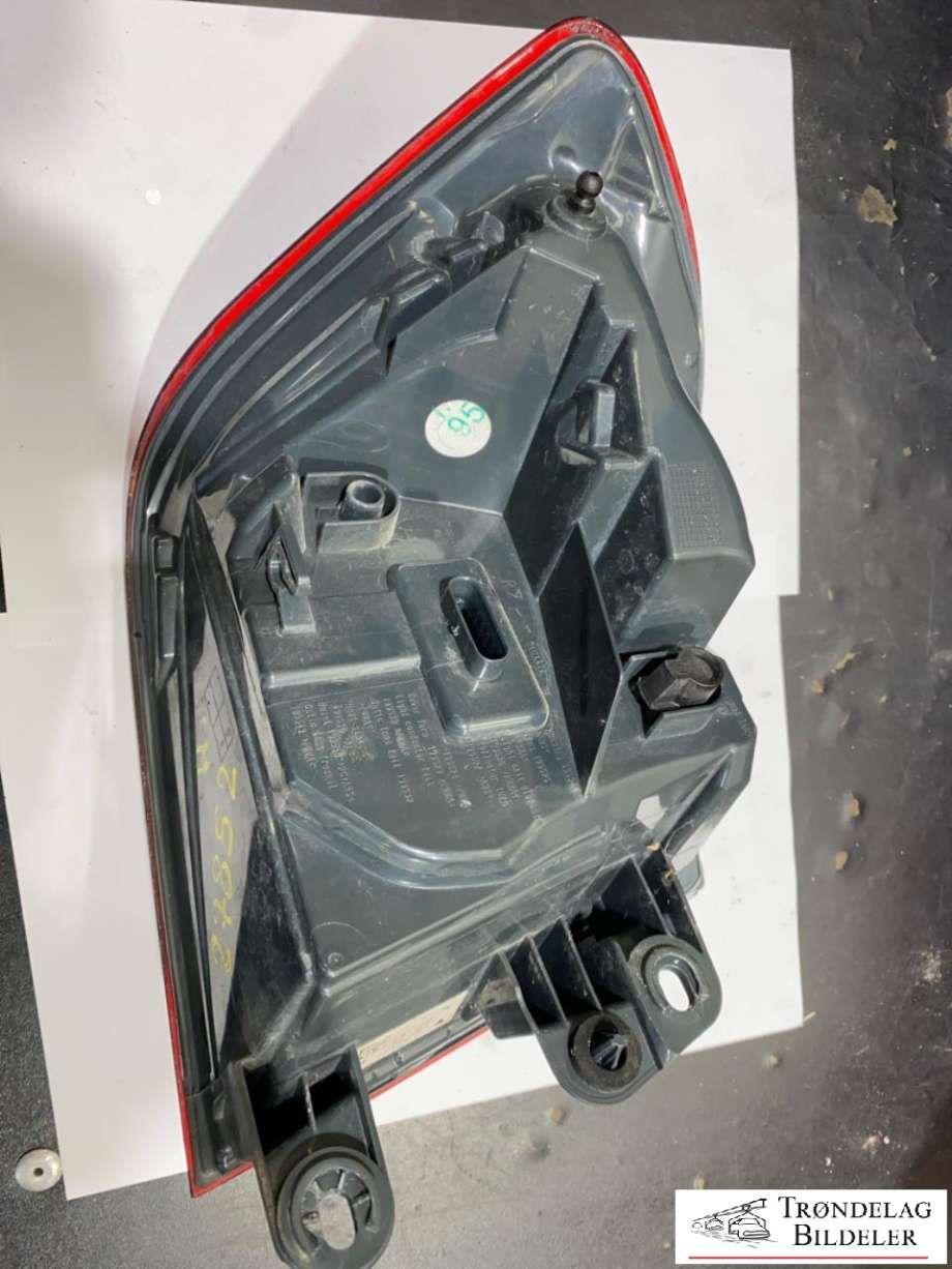 Baklykt høyre ytre til BMW M3 2014-2019 (F80) (F80) (H4736911706|)