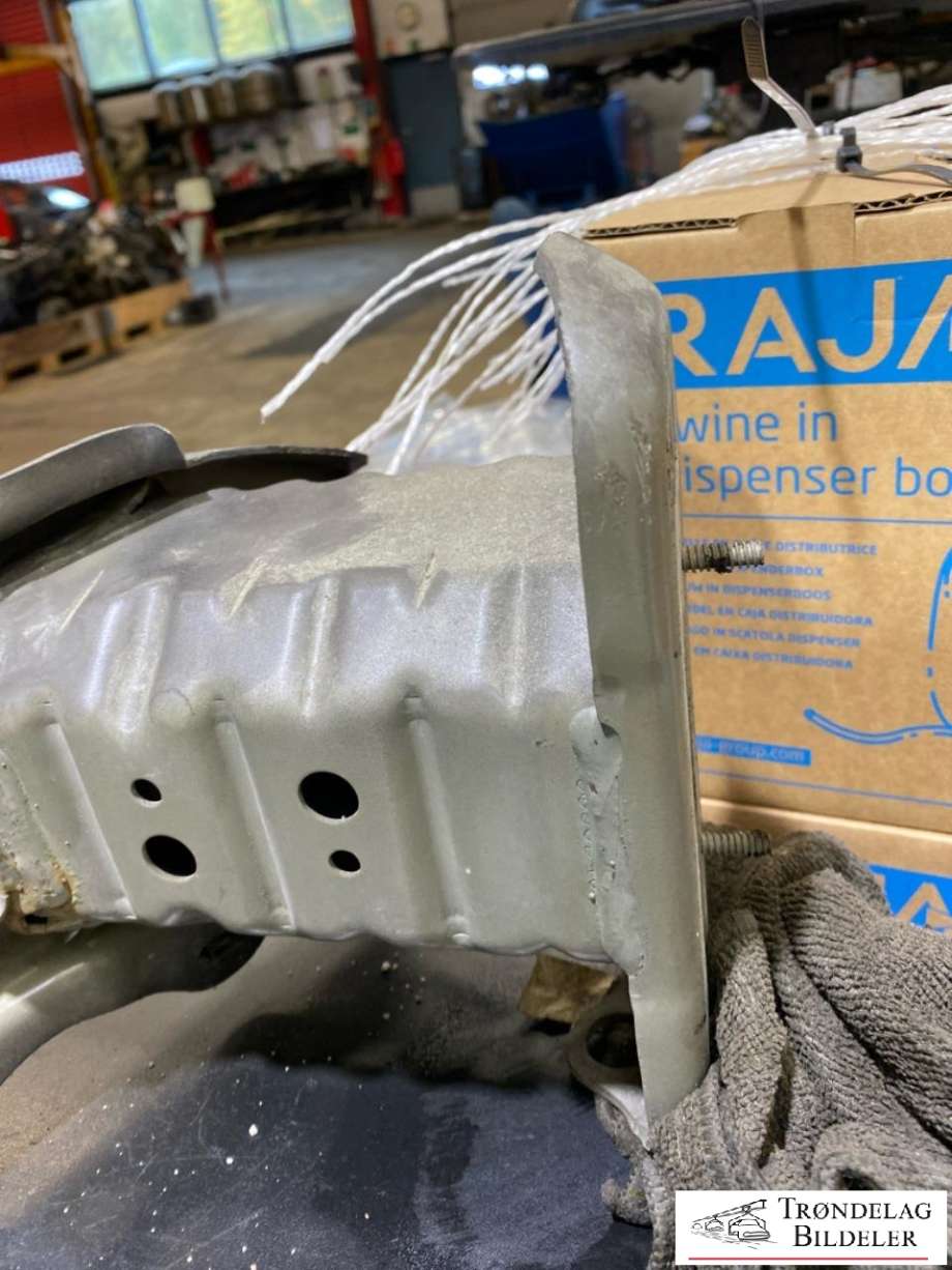 Støtfangerforsterkning foran til Toyota Yaris 2012-2014 (Type III, Fase 1)  (521310D050|)