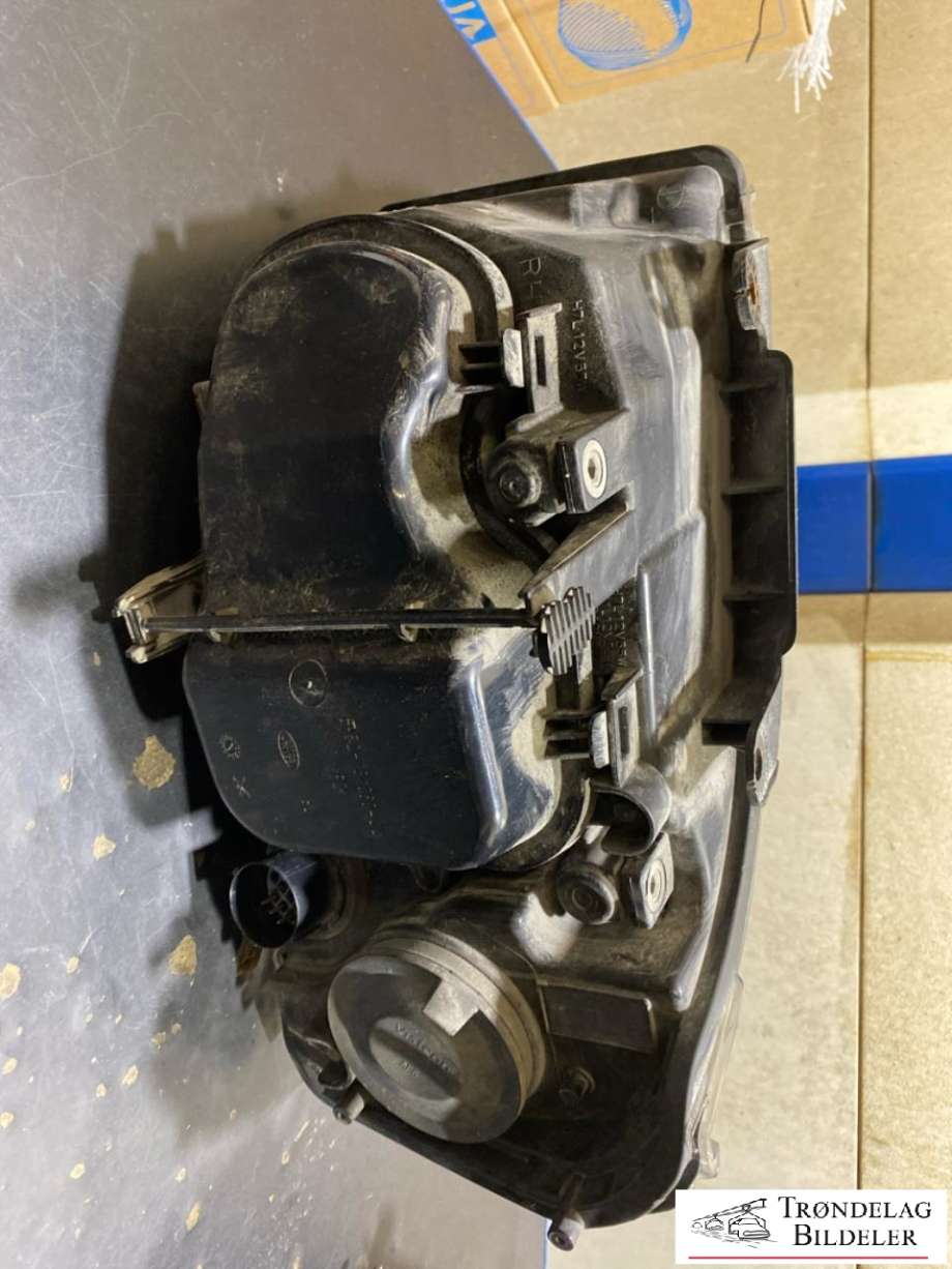 Frontlykt høyre xenon til Land Rover Freelander 2007-2014 (Type II)  (6H5213W029EC|)