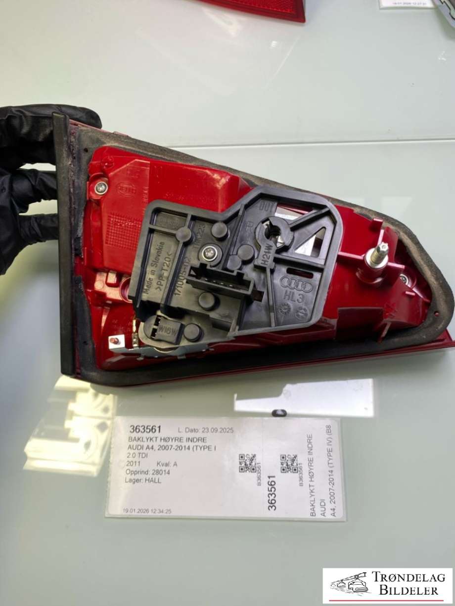 Baklykt høyre indre til Audi A4 2007-2014 (Type IV) (B8) (B8) (8K5 945 094 K|)