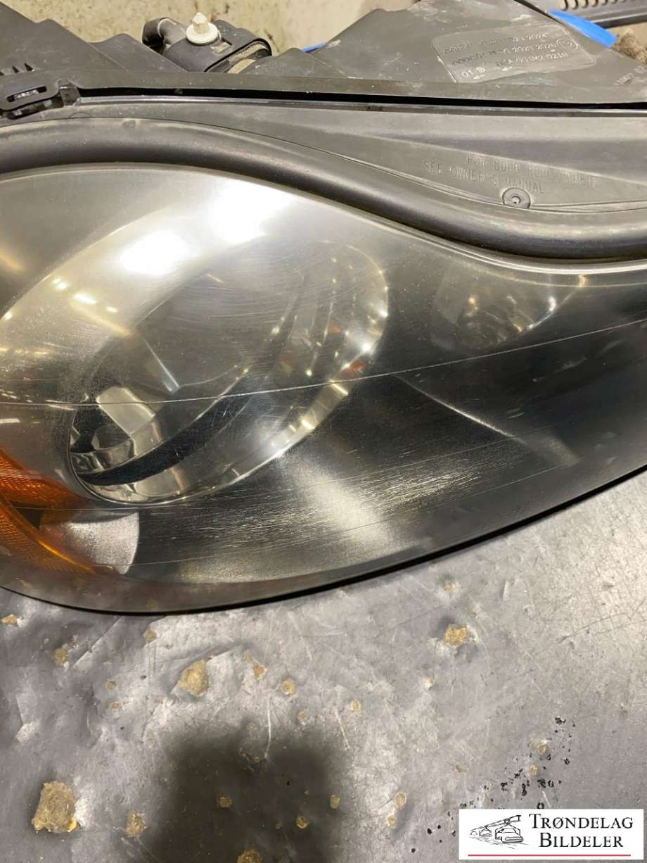 Frontlykt høyre halogen til Volvo XC90 2002-2006 (Type I, Fase 1)  (31111187|89902051|)