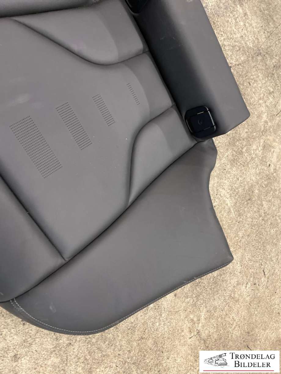Sete bak til BMW M3 2014-2019 (F80) (F80) (52 20 8 058 501|)