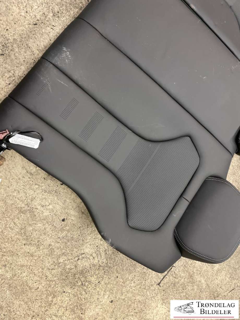 Sete bak til BMW M3 2014-2019 (F80) (F80) (52 20 8 058 183|52 20 8 058 108|52 20 8 058 107|52 20 8 058 188|)