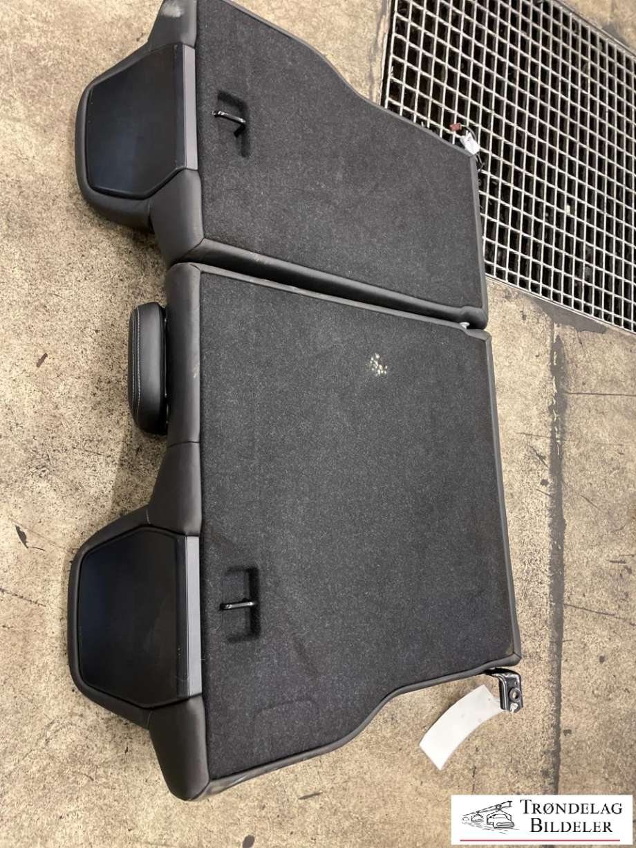 Sete bak til BMW M3 2014-2019 (F80) (F80) (52 20 8 058 183|52 20 8 058 108|52 20 8 058 107|52 20 8 058 188|)