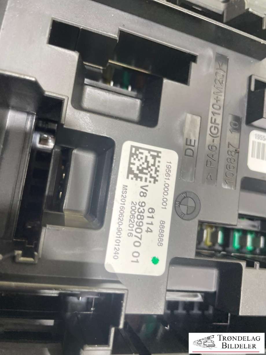 Sikringsboks bagasjerom til BMW M3 2014-2019 (F80) (F80) (9389070 01|61 14 9 259 466|)