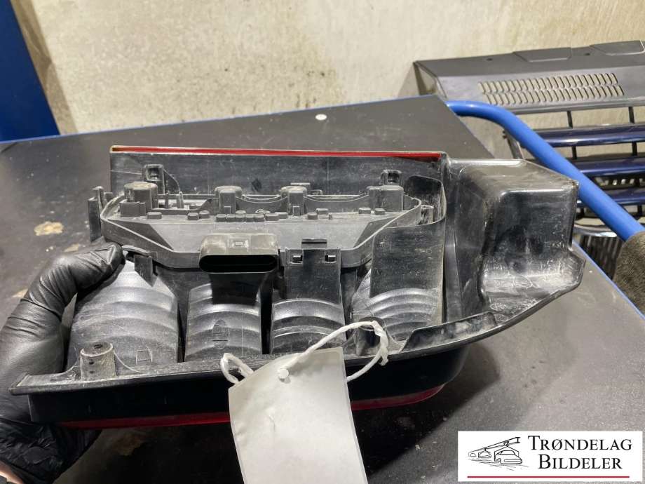Baklykt høyre til VW Transporter / Caravelle 2009-2015 (Fase 2) (T5) (T5) (7H0 945 096 L|)