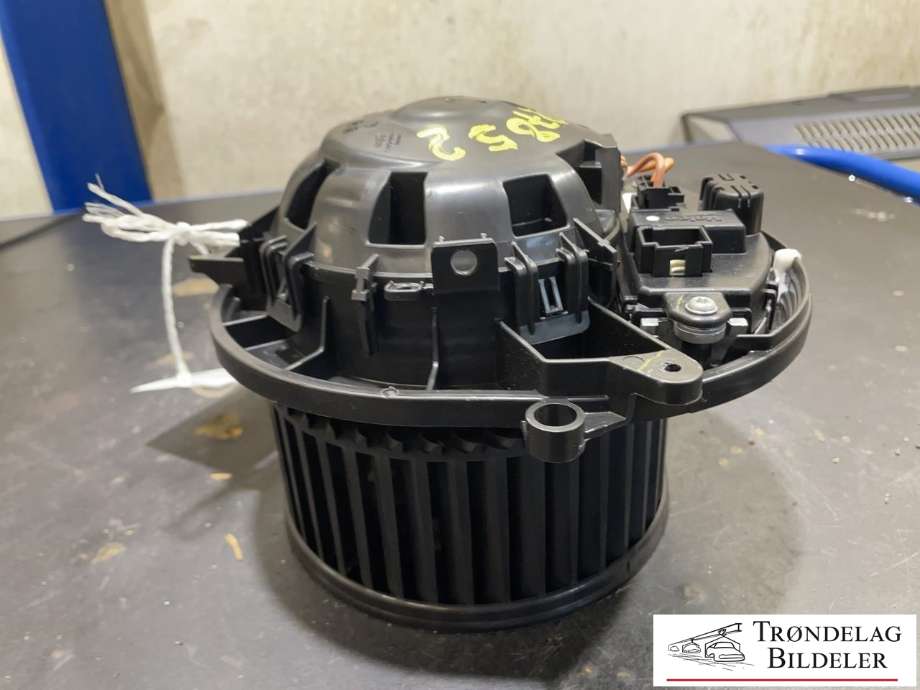 Varmeapparat motor til BMW M3 2014-2019 (F80) (F80) (64 11 9 350 395|)