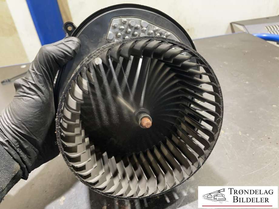 Varmeapparat motor til BMW M3 2014-2019 (F80) (F80) (64 11 9 350 395|)