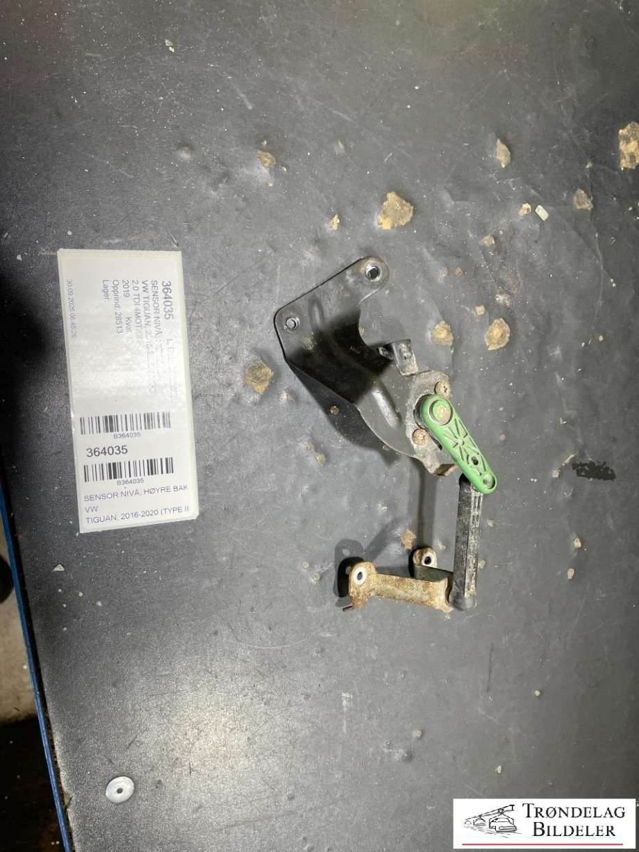 Sensor nivå, høyre bak til VW Tiguan, 2016-2020 (Type II, Fase 1) (5Q0 512 521 G)