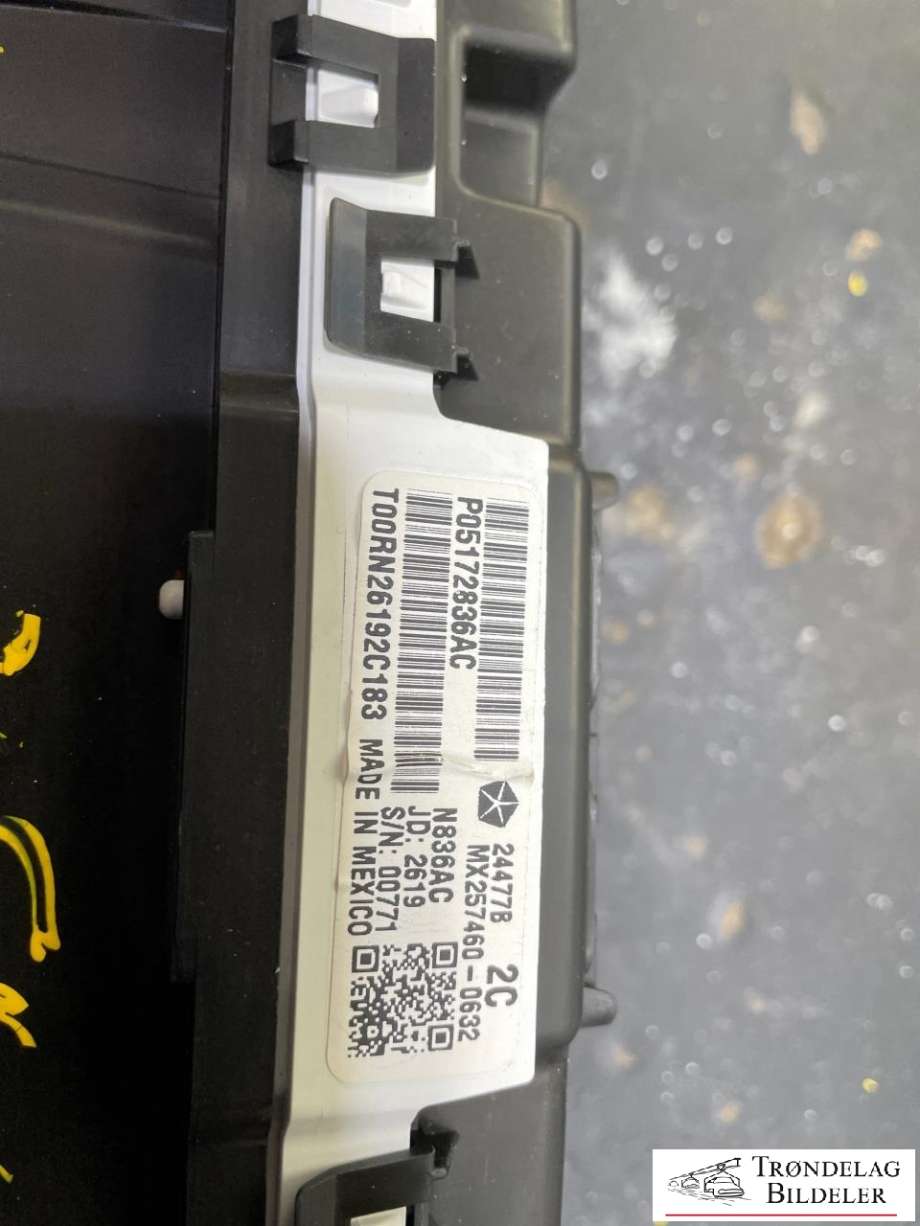 Instrumentpanel til Dodge Journey 2008-2010  (5172 836AB|5172 836AC|)