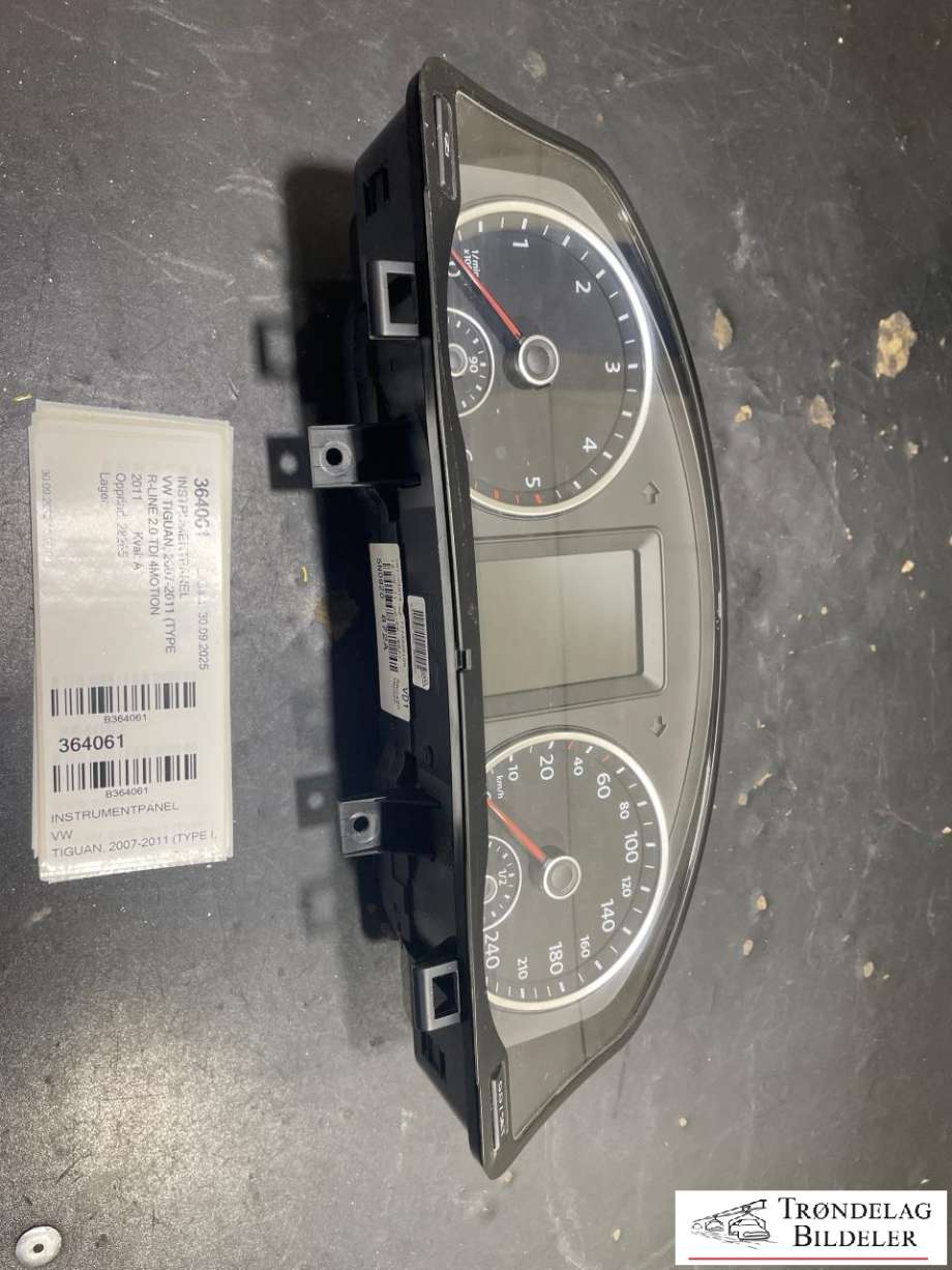 Instrumentpanel til VW Tiguan, 2007-2011 (Type I, Fase 1)  (5N0 920 872 A)