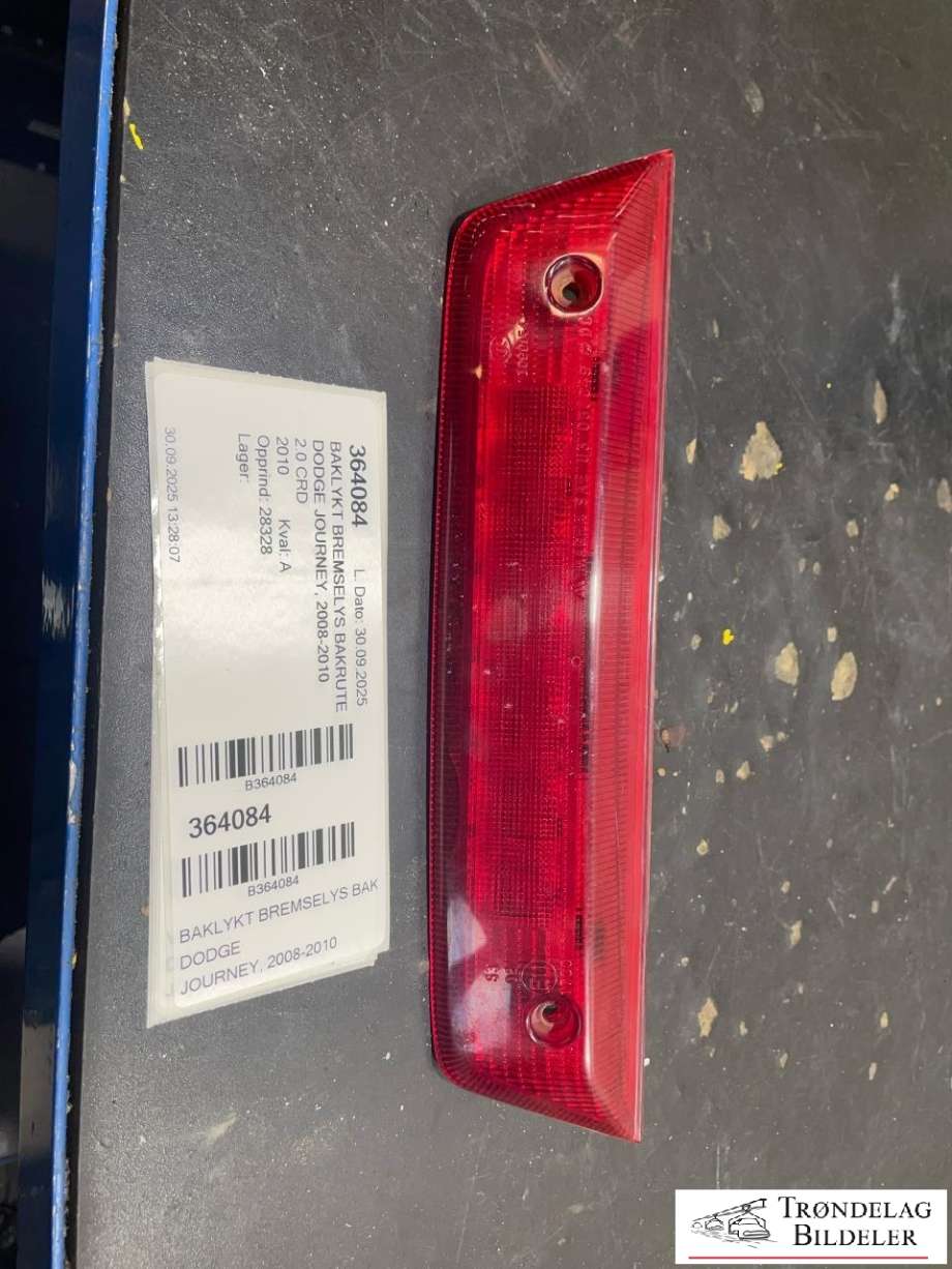 Baklykt bremselys bakrute til Dodge Journey, 2008-2010  (5116302AB)