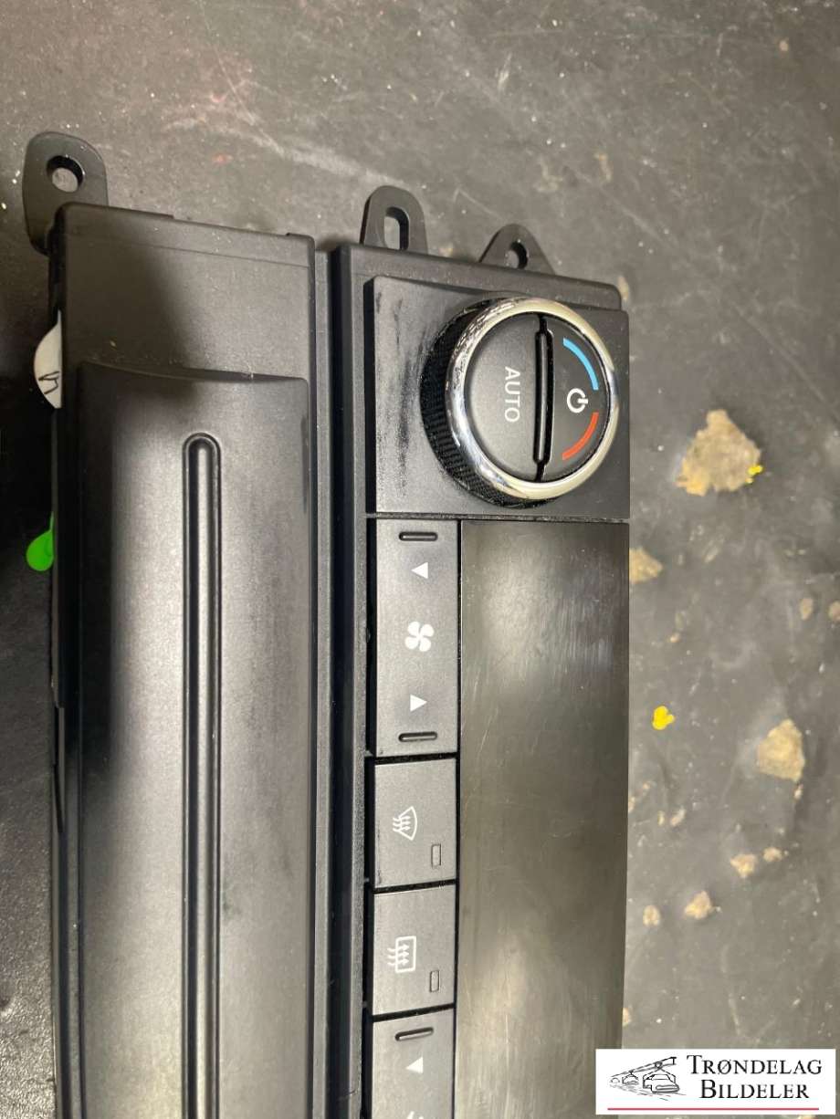 Varmeapparat betjening bak til Dodge Journey 2008-2010  (55111 895AE|)