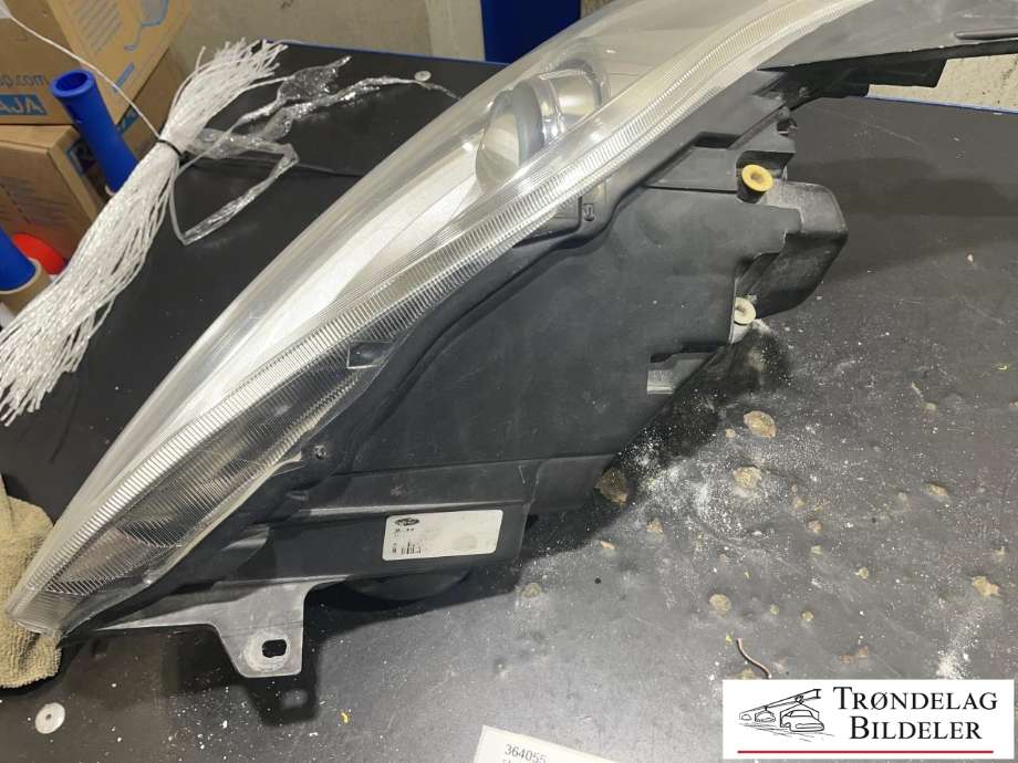 Frontlykt høyre xenon til Ford C-Max 2010-2015 (Type II, Fase 1) (AM51-13005-AF|1801884|)