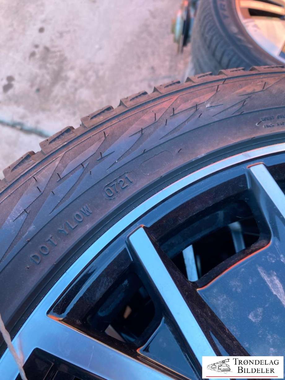 Hjulsett aluminium vinter til Porsche Taycan 2019-->>  (NOKIAN HAKKA R3|245/45-20 + 285/40-20| 5X130/9X20+11X20/ET54+60/CB71|6MM|CA 5MM| PIGGFRI|PROD 2021| 9J1 601 025 AH QO1| 9J1 601 025 AH 041| 9J1 601 025 AG 041| 9J1 601 025 AG QO1)