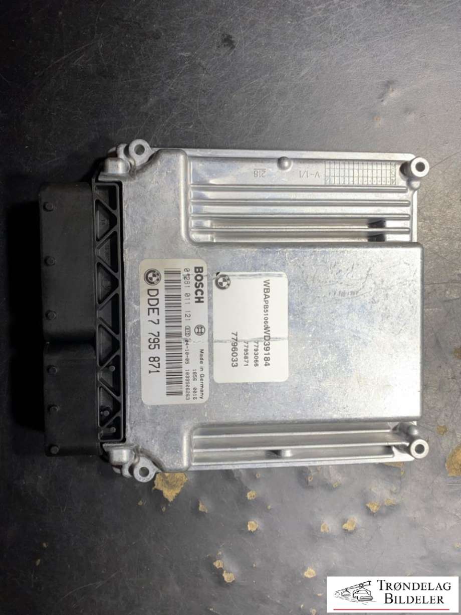 Styreenhet motor til BMW X3 2003-2006 (Fase 1) (E83) (E83) (0281011121|)