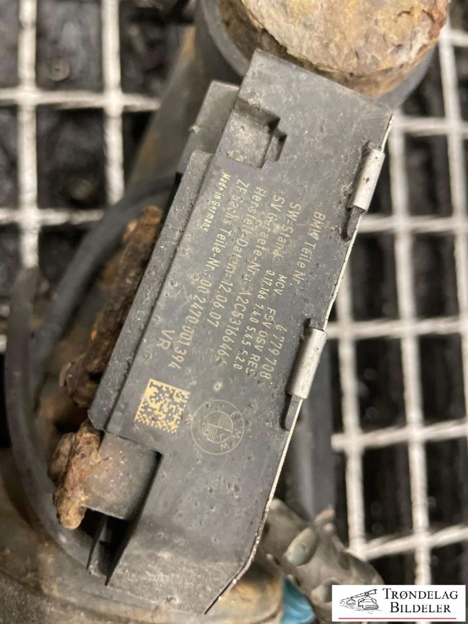 Fjærbein høyre foran til BMW X5 2007-2013 (E70) (E70) (37 11 6 794 532|31 12 6 775 086|6779708)
