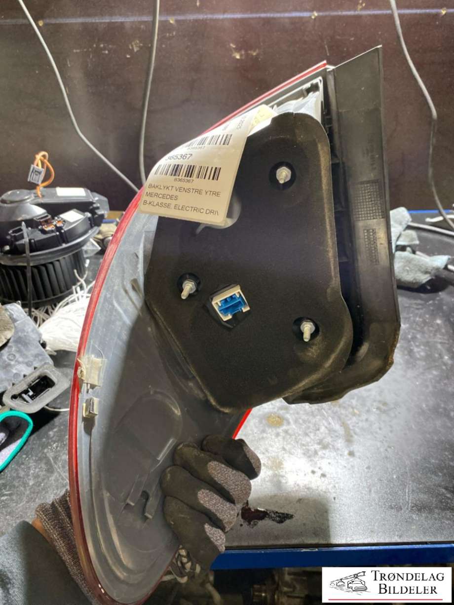 Baklykt venstre ytre til Mercedes B-Klasse, electric drive 2014-2018 (W242) (W242) (A2469068700|)