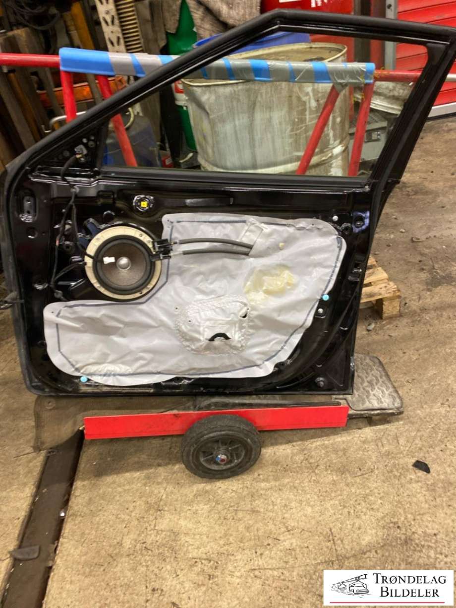 Dør høyre foran til Hyundai Veloster 2011-2015  (760042V010|)