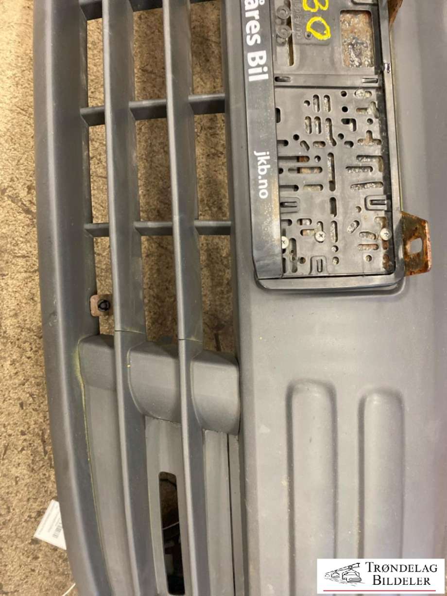 Støtfanger foran til VW Caddy 2004-2010 (Type III, Fase 1)  (2K0 807 217|)
