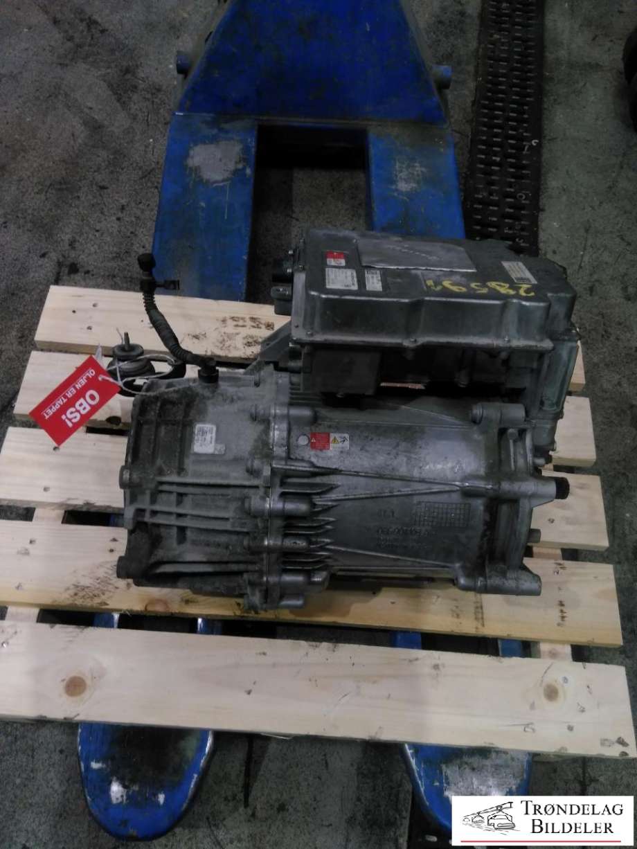 Motor elbil foran til Porsche Taycan 2019-->>  (9J1 901 131 E|9J1 901 131 EX|PAD 901 131 EX)