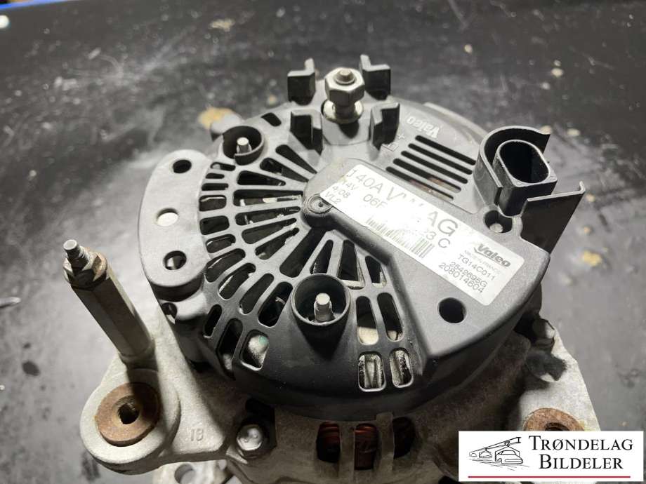 Dynamo diesel til VW Caddy 2004-2010 (Type III, Fase 1)  (BOSCH|06F903023C|06F903023F|06F903023FX|986045340|1800A066|03L903023F|06F903023A|06F903023J|06F903023AX|06F903023CX|06F903023H|06F903023HX|124525091|028903029NX|LRA02291|03L903023FX)