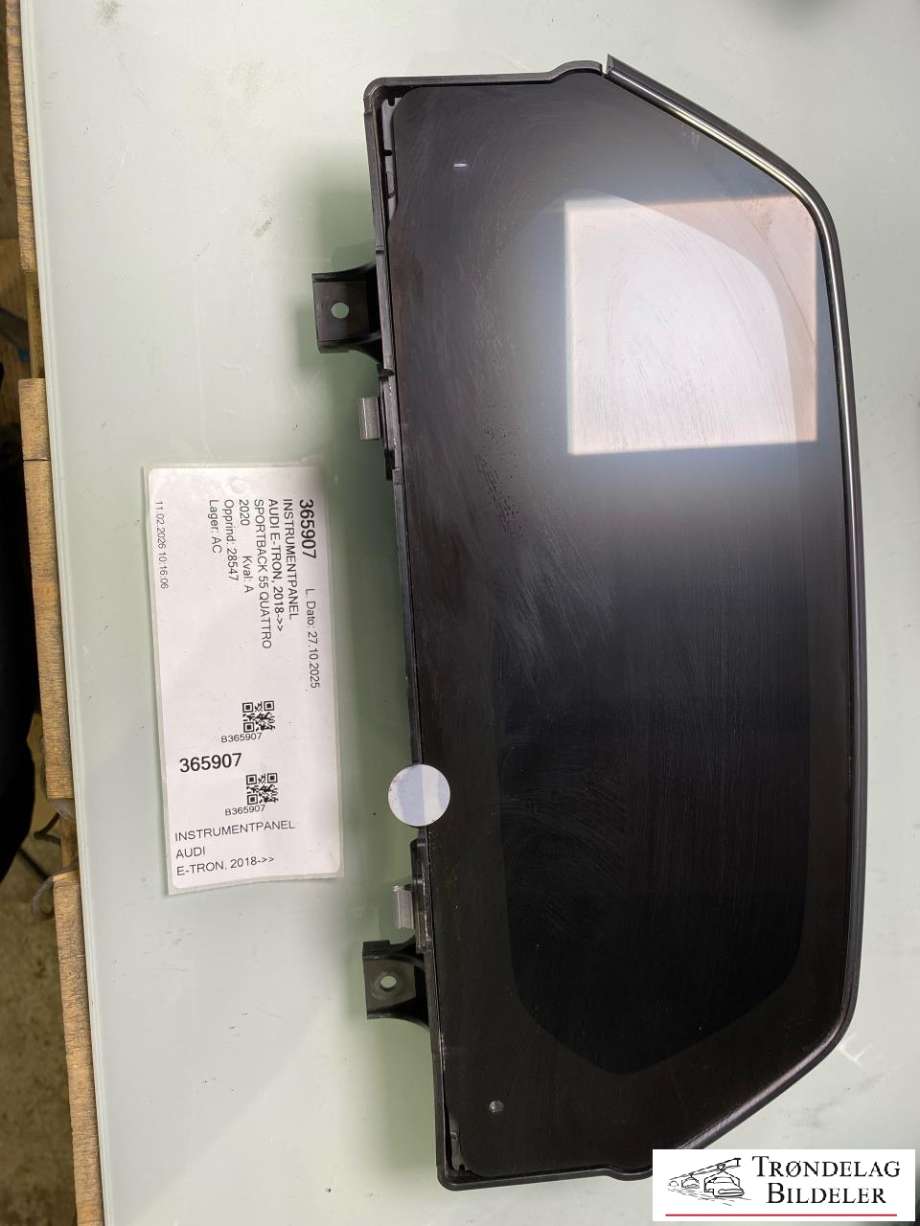 Instrumentpanel til Audi e-tron, 2018-->>  (4KE 920 795 A)